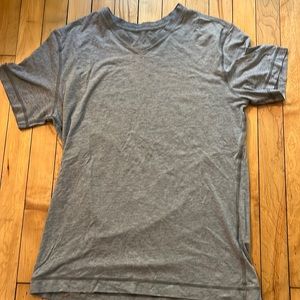 Lululemon Men's Medium Grey Vneck Tshirt M